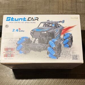 Radio Control Hot Speed Racing Stunt Car with Blue Accents
